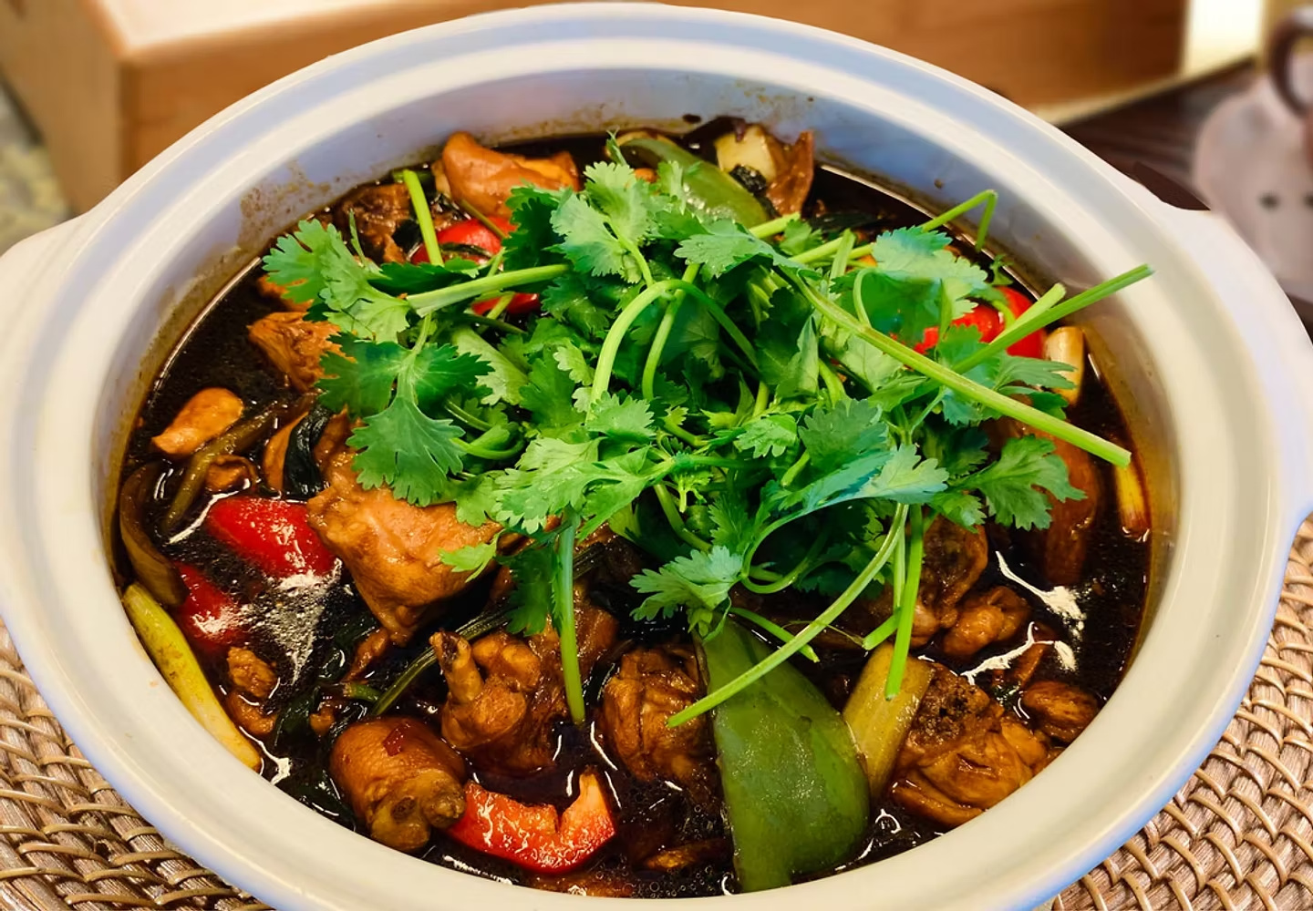 Qi Wei Chicken Claypot